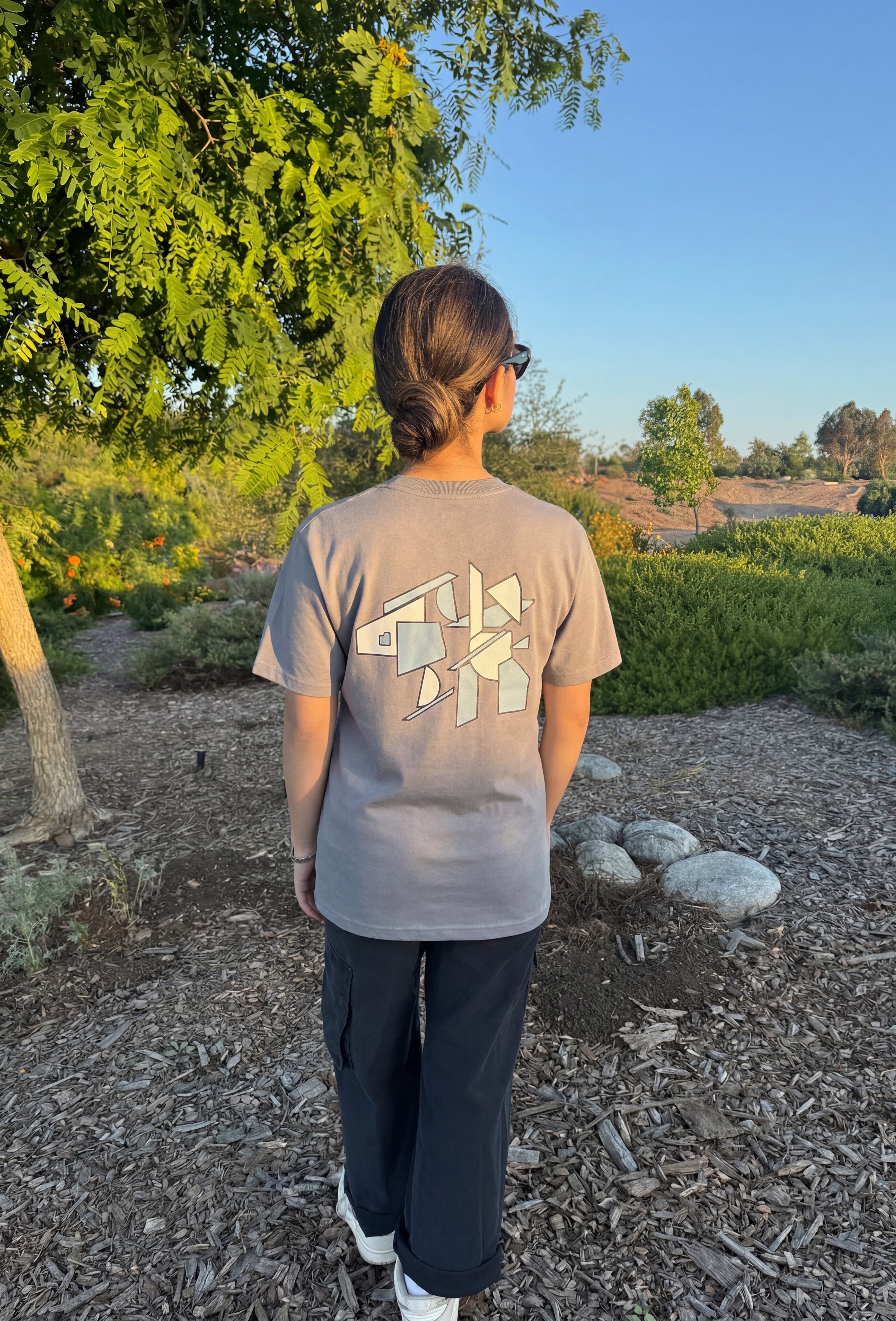 Gray crew-neck T-shirt with large back graphic print